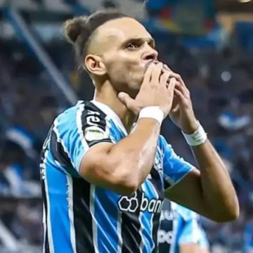 E o Martin Braithwaite? Números justificam barração do atacante no E o Martin Braithwaite? Números justificam barração do atacante no Grêmio
