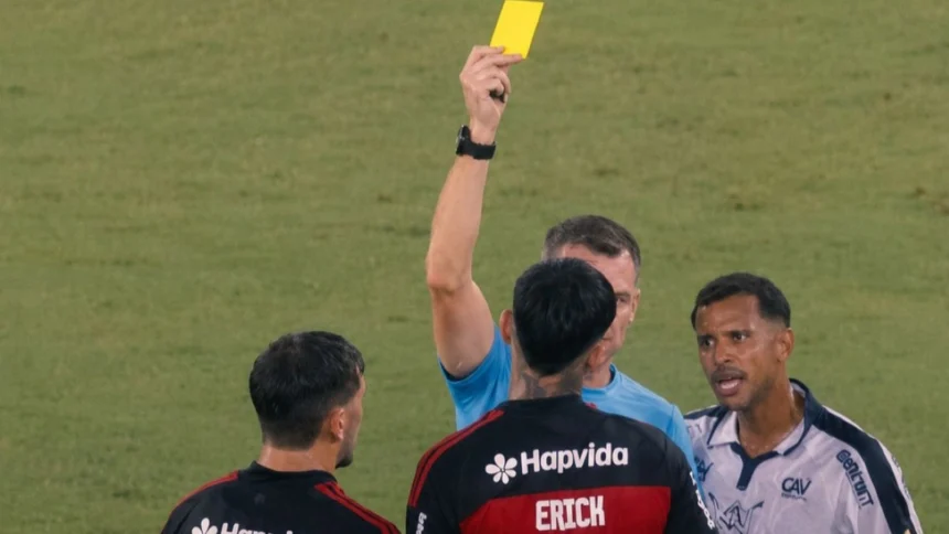 Flamengo tem 6 pendurados em jogo contra o Cruzeiro