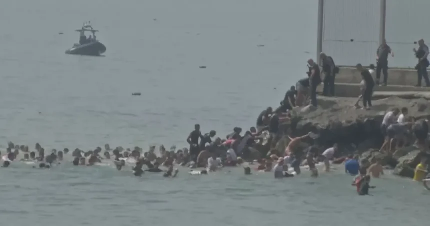 Ceuta enterra primeiros imigrantes mortos em travessia em massa