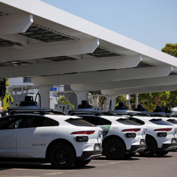 Táxi autônomo: Waymo aumenta lobby em batalha com Uber – 22/08/2026 – Economia