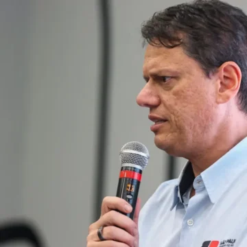 Após ligação Lula-Trump, Tarcísio defende negociação: “Não pode cessar”