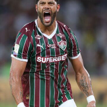 Fluminense vira sobre o Remo e se mantém firme no G-4 do Brasileirão