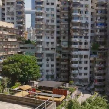 Prédios que desafiam a gravidade e ruas em andares: como é viver em Chongqing, na China