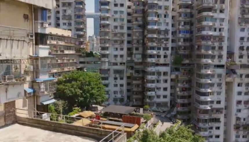 Prédios que desafiam a gravidade e ruas em andares: como é viver em Chongqing, na China