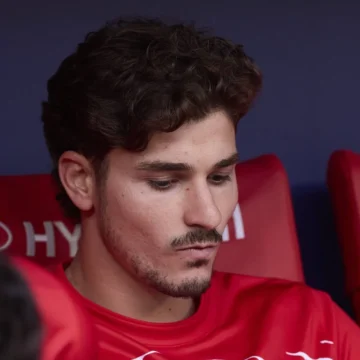 Retorno de Álvarez ao Atlético de Madrid teve vaias e tentativa de blindagem que gerou polêmica