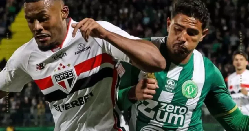 São Paulo perde para a Chapecoense e se aproxima do Z4 do Brasileirão