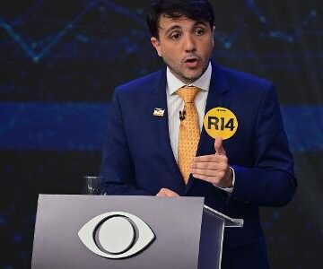 Renan ataca Record por exibir entrevista com Lula durante debate da Band