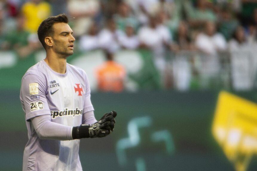 Veja entrevista de Léo Jardim após a derrota do Vasco para o Palmeiras em São Paulo
