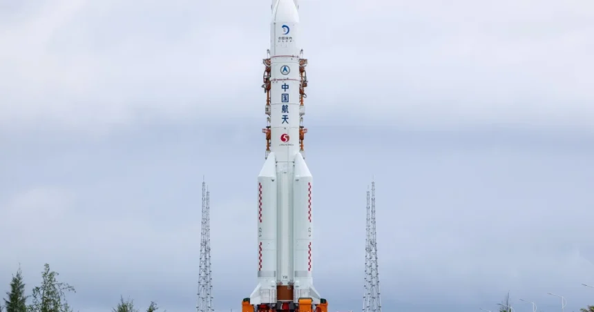 China adia missão lunar que busca água no polo sul da Lua