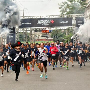 Vascorrida foi realizada neste domingo em São Januário e reuniu mais de 12 mil pessoas