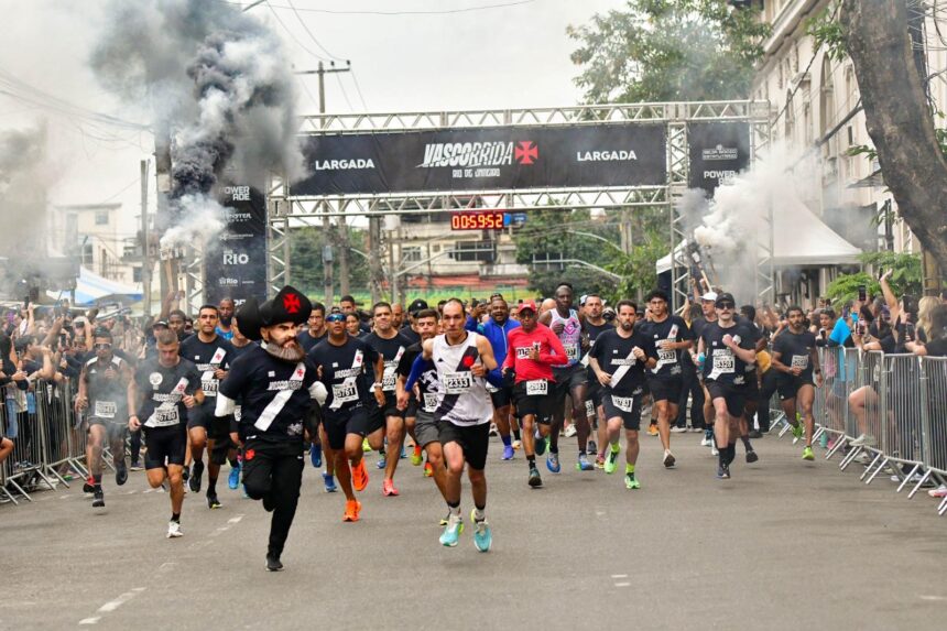 Vascorrida foi realizada neste domingo em São Januário e reuniu mais de 12 mil pessoas