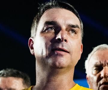 Flávio Bolsonaro se une a ?inimigos? de Lula como estratégia para NE