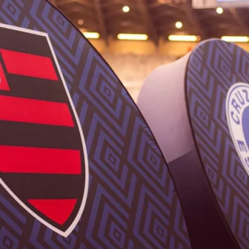 Por que o Flamengo desaparece no segundo tempo? Por que o Flamengo desaparece no segundo tempo?