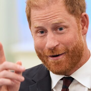 Reconciliação com o rei e com a família motivou retorno de Harry, avalia historiador