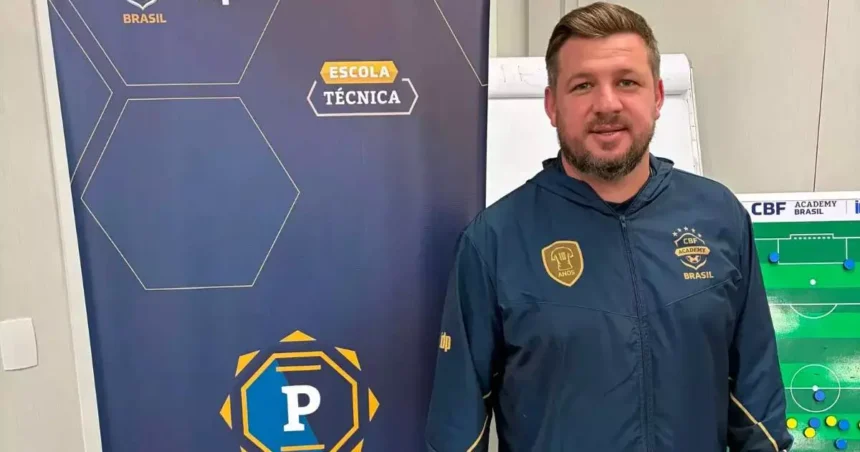 Técnico Lucas Isotton entra na reta final da Licença PRO da CBF e mira novos desafios na carreira
