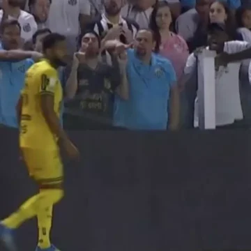 STJD denuncia Santos após torcedor cuspir em Reinaldo