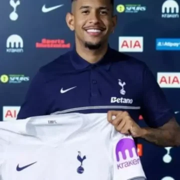 Tottenham anuncia a contratação do brasileiro Savinho