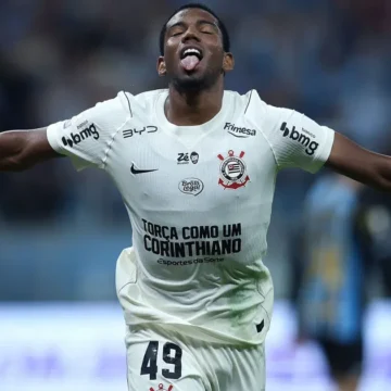Nottingham Forest abre conversas por André, volante do Corinthians Nottingham Forest abre conversas por André, volante do Corinthians
