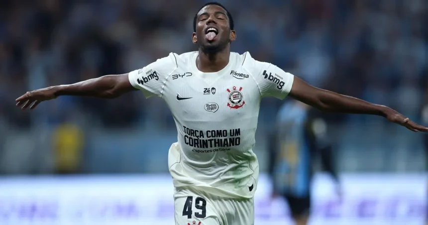 Nottingham Forest abre conversas por André, volante do Corinthians