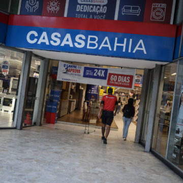 Casas Bahia: Justiça mantém demissões suspensas – 25/08/2026 – Economia