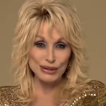'Do lixo ao luxo, fui abençoada com uma vida cheia de histórias': no último vídeo, Dolly Parton chamou para exposição sobre sua vida; veja