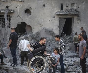 Ataques de Israel matam 7 pessoas em Gaza e destroem depósito de ajuda