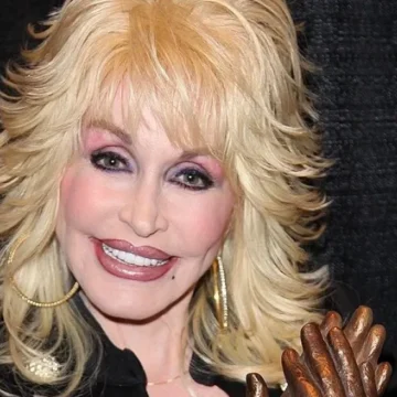 Câncer e internações: o que se sabe sobre morte de Dolly Parton