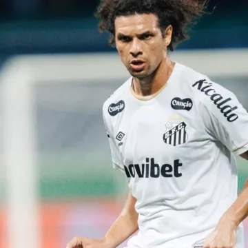 “Não foi uma postura digna de Santos”, diz Arão após derrota na Copa do Brasil