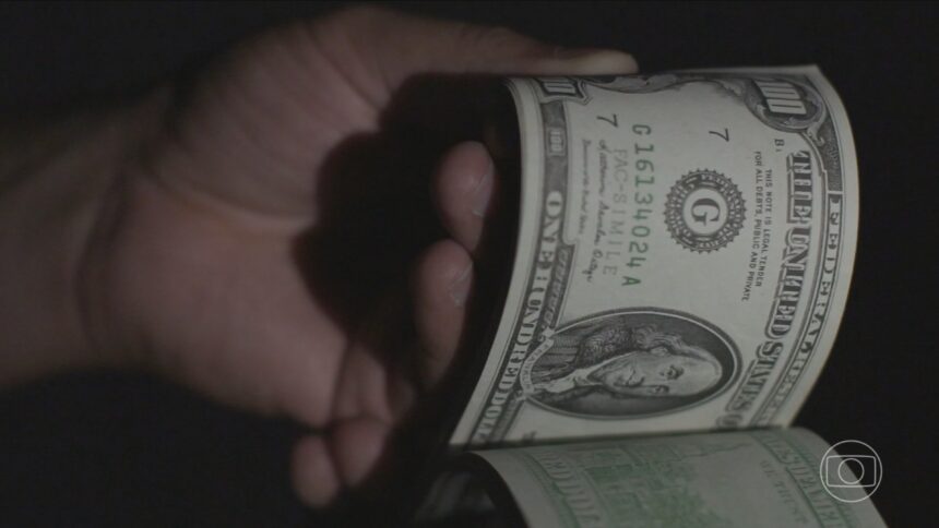 Dólar mais baixo e férias escolares impulsionam gastos de brasileiros Dólar mais baixo e férias escolares impulsionam gastos de brasileiros no exterior a US$ 2,45 bilhões em julho, recorde em mais de 30 anos
