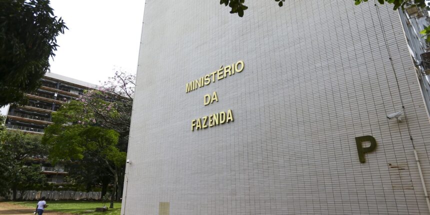 Governo Central tem superávit de R$ 10,8 bilhões em julho