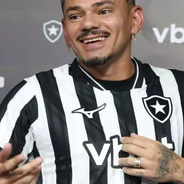 Tiquinho Soares tem contrato curto, salário baixo e dois gatilhos no Botafogo; veja