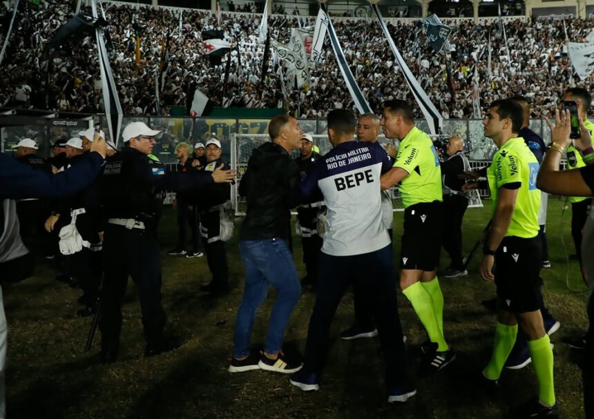 Vasco, Barros, Felipe, Admar Lopes e funcionários são denunciados no STJD após confusão com arbitragem