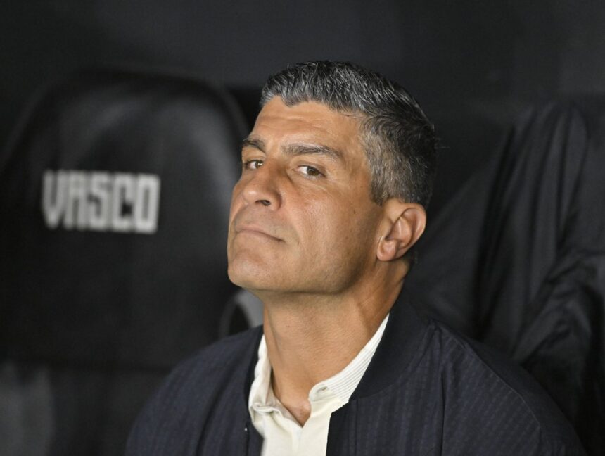 Confira outros tópicos da entrevista coletiva de Pedro Emanuel após Vasco 3 x 1 Cruzeiro