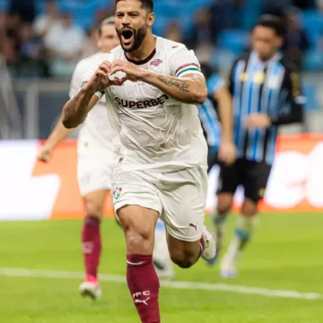 Athletico e Fluminense fazem duelo direto pelo topo do Brasileirão em Curitiba