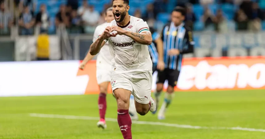 Athletico e Fluminense fazem duelo direto pelo topo do Brasileirão Athletico e Fluminense fazem duelo direto pelo topo do Brasileirão em Curitiba