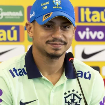 Cotado na Seleção, André entra na mira de clube italiano