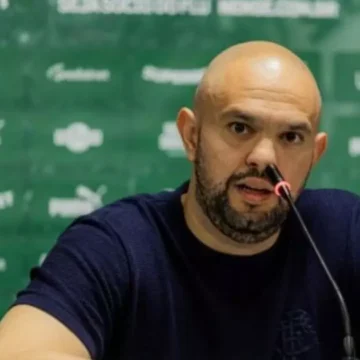 Montenegro critica pênalti marcado contra o Fluminense