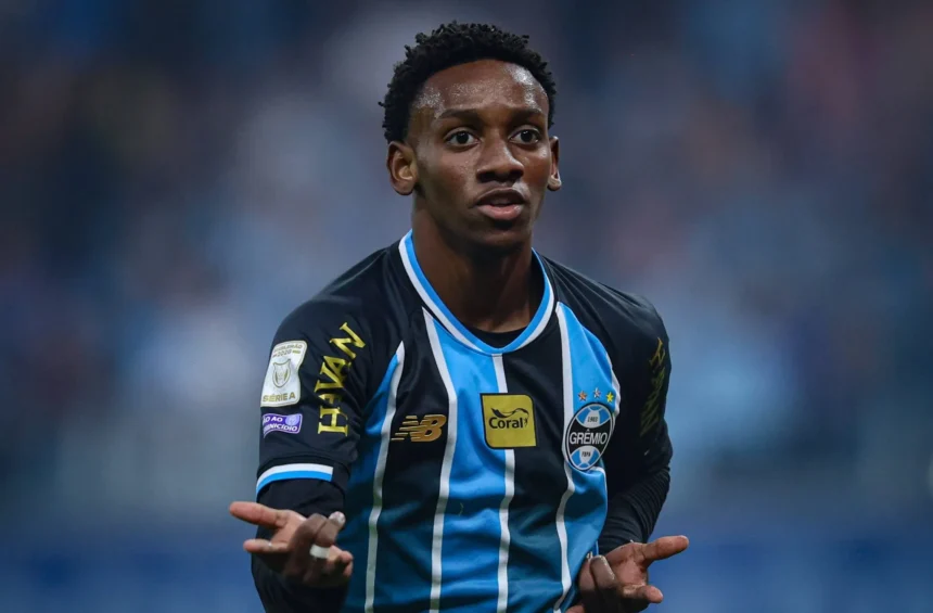 Por que jornal português apelidou Gabriel Mec de herdeiro de Ronaldinho Gaúcho?