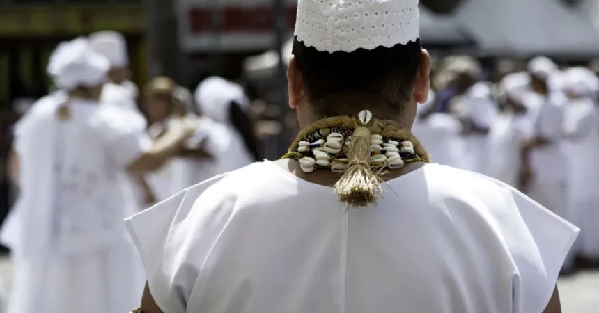 Rituais religiosos liberam “coquetel químico” que ajuda a suportar dor, diz estudo