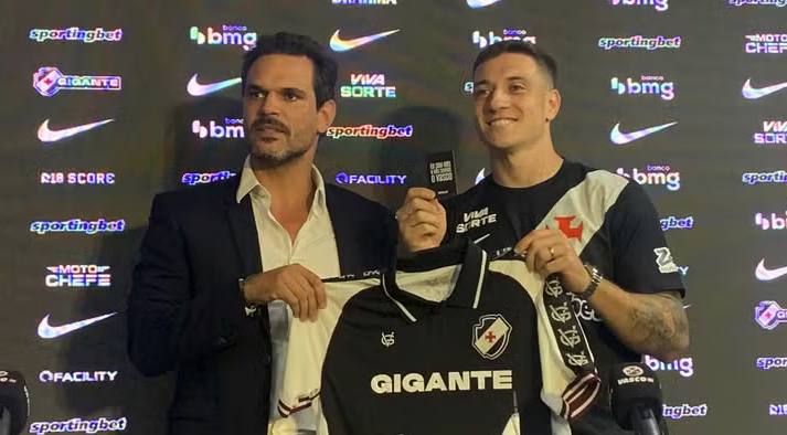 Bruno Duarte é apresentado e se diz preparado para estrear Bruno Duarte é apresentado e se diz preparado para estrear pelo Vasco