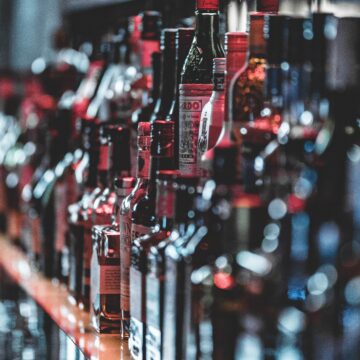 Para taxar cigarros, bebidas alcoólicas e refrigerantes, governo inclui 'imposto do pecado' no orçamento de 2027