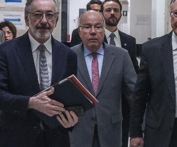 Brasil reafirmou estar aberto ao diálogo, diz governo após reunião com EUA