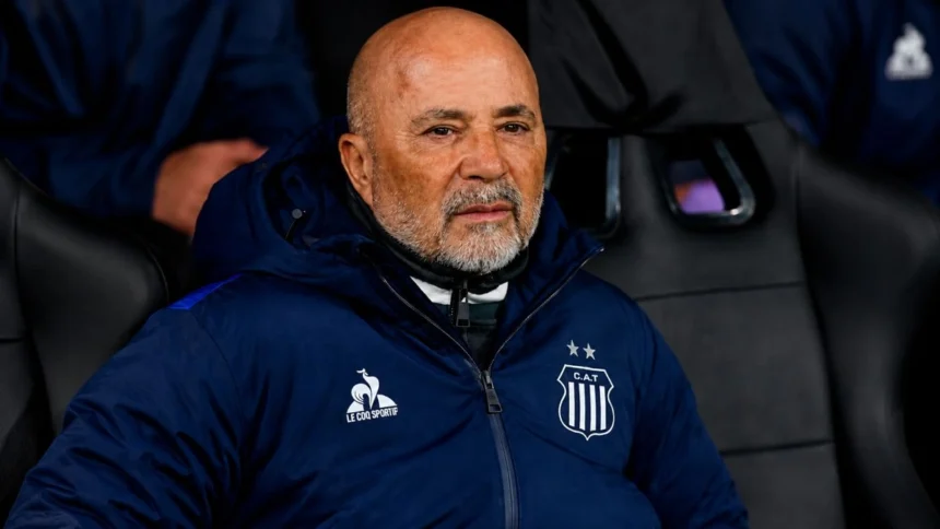 Ex-Flamengo, Sampaoli é demitido após 7 jogos por time argentino Ex-Flamengo, Sampaoli é demitido após 7 jogos por time argentino