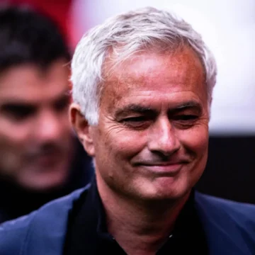 Ex-Benfica: 'Mourinho não era consistente. Às vezes eu jogava bem Ex-Benfica: ‘Mourinho não era consistente. Às vezes eu jogava bem e ficava fora’