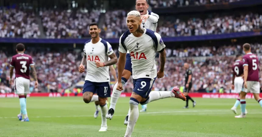 Richarlison aceita proposta de time de Salah e fica perto Richarlison aceita proposta de time de Salah e fica perto de deixar o Tottenham