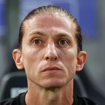 Filipe Luís: ‘Enfrentaremos uma das melhores equipes da história do futebol, com o melhor técnico do mundo’