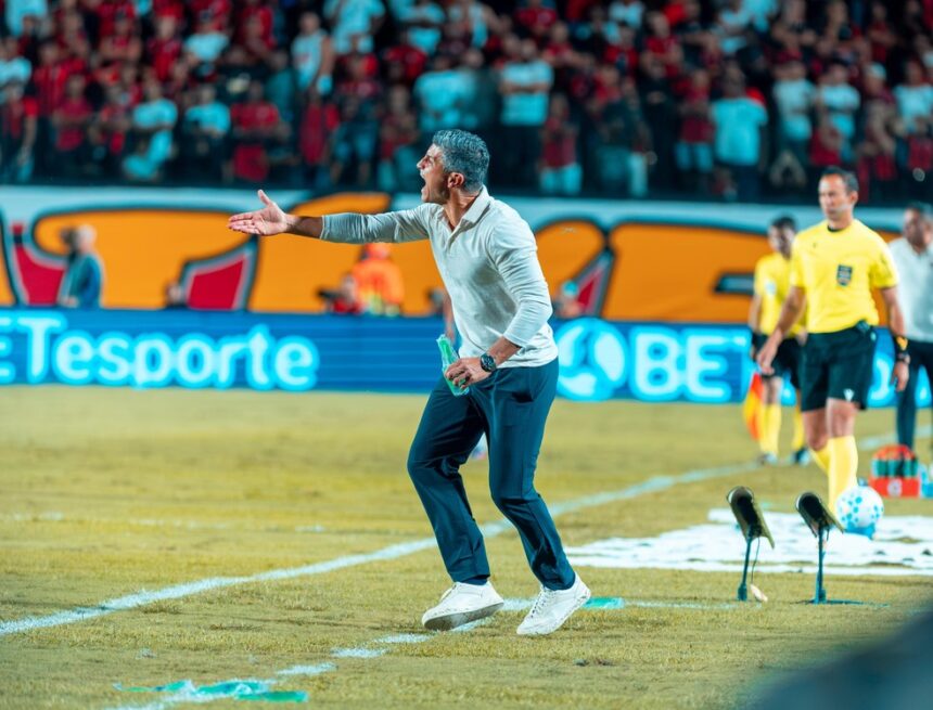 Confira outros tópicos da entrevista coletiva de Pedro Emanuel após Vitória 0 x 2 Vasco