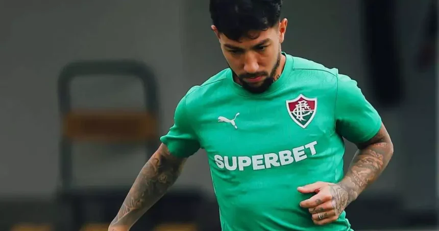 Lucho Acosta perde espaço no Fluminense; veja os motivos Lucho Acosta perde espaço no Fluminense; veja os motivos