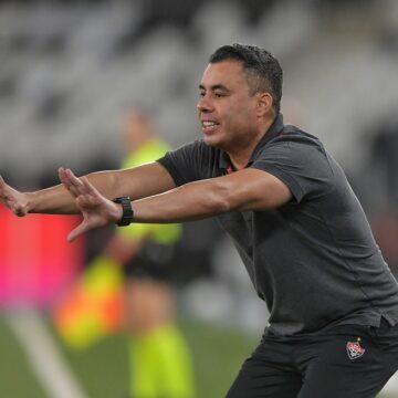 Jair Ventura pode deixar o Vitória após ser eliminado pelo Vasco na Copa do Brasil