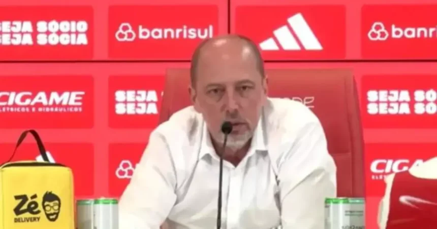 Presidente do Internacional pede desculpas por eliminação para o Grêmio Presidente do Internacional pede desculpas por eliminação para o Grêmio
